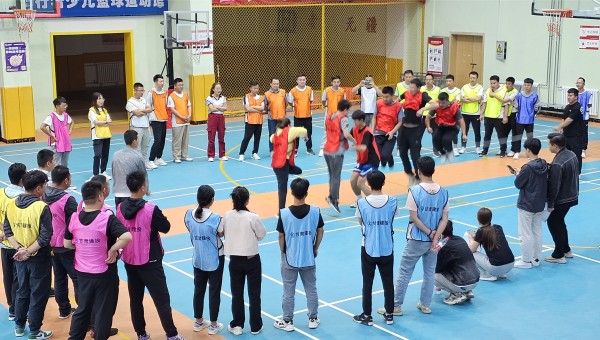 為進(jìn)一步豐富廣大職工文體生活，展現(xiàn)職工拼搏奮進(jìn)、昂揚(yáng)向上的精神風(fēng)貌，在國慶、中秋雙節(jié)來臨之際，交科公司一公司、三公司、路政公司黨支部紛紛組織開展職工趣味運(yùn)動(dòng)會(huì)。交科公司一公司在和政縣舉辦“與國同慶筑夢