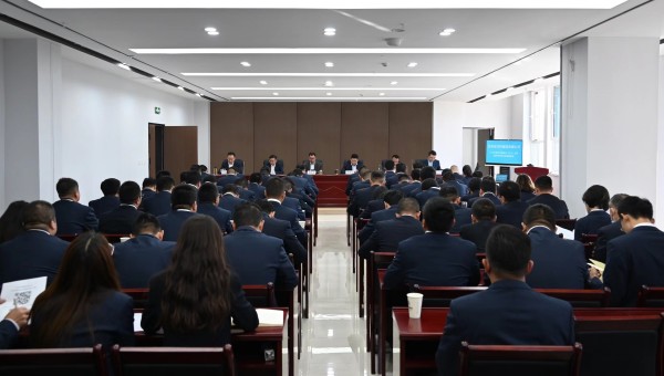 10月14日，交科公司召開2023年安委會(huì)（擴(kuò)大）會(huì)議暨項(xiàng)目綜合檢查通報(bào)會(huì)。會(huì)議傳達(dá)學(xué)習(xí)了2023年甘肅省第四次安委會(huì)擴(kuò)大會(huì)議精神等內(nèi)容，對公司上階段安全生產(chǎn)工作進(jìn)行了全面總結(jié)，對下階段安全生產(chǎn)工作進(jìn)