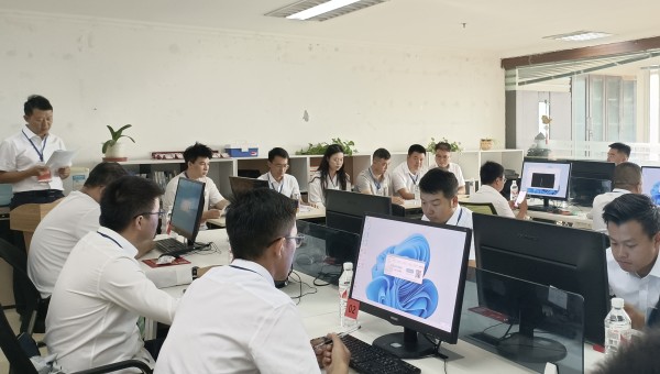 為推進BIM技術(shù)在市政、公路工程建設(shè)中的高效應(yīng)用，選拔、儲備BIM關(guān)鍵技能崗位優(yōu)秀人才，加快高技能人才隊伍建設(shè)，在全司范圍內(nèi)形成重視技能、尊重技能人才的良好氛圍，8月23日，由交科公司工會主辦的202
